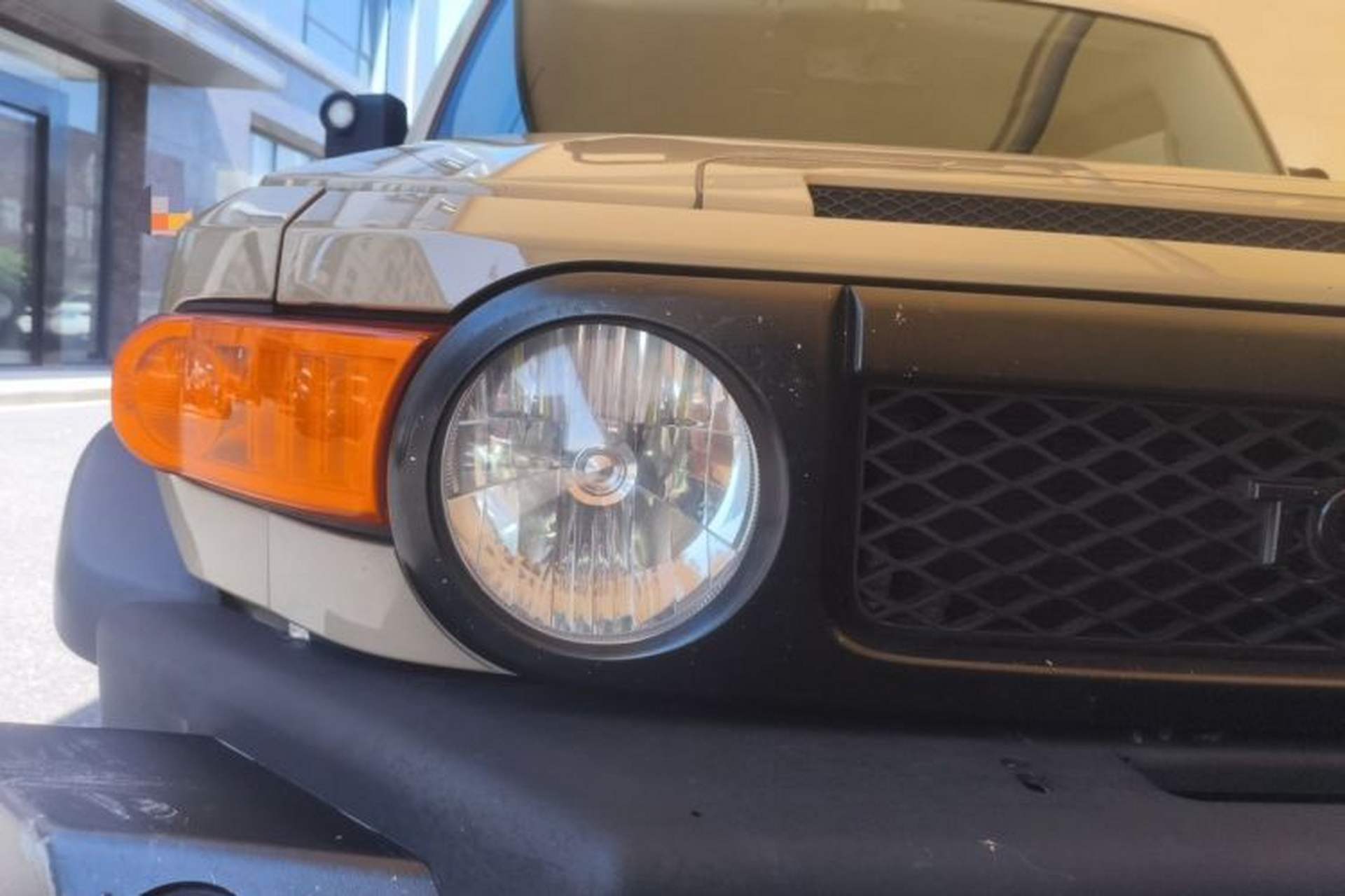 Used Toyota FJ Cruiser  Right Front Headlight
