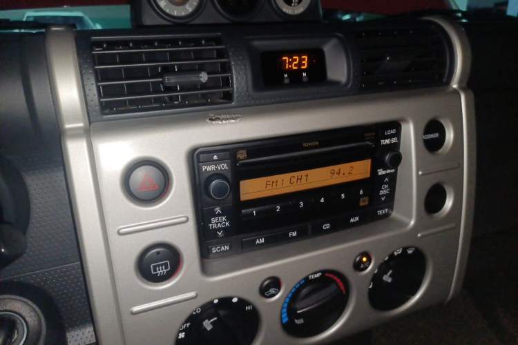 Used Toyota FJ Cruiser  Audio And AC Panel