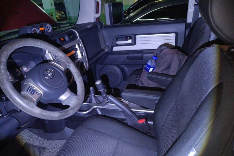 Used Toyota FJ Cruiser  Left Front Seat