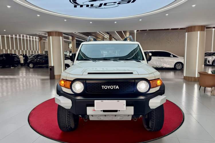 Used Toyota FJ Cruiser 2018 4.0 Automatic Middle East Exterior 2