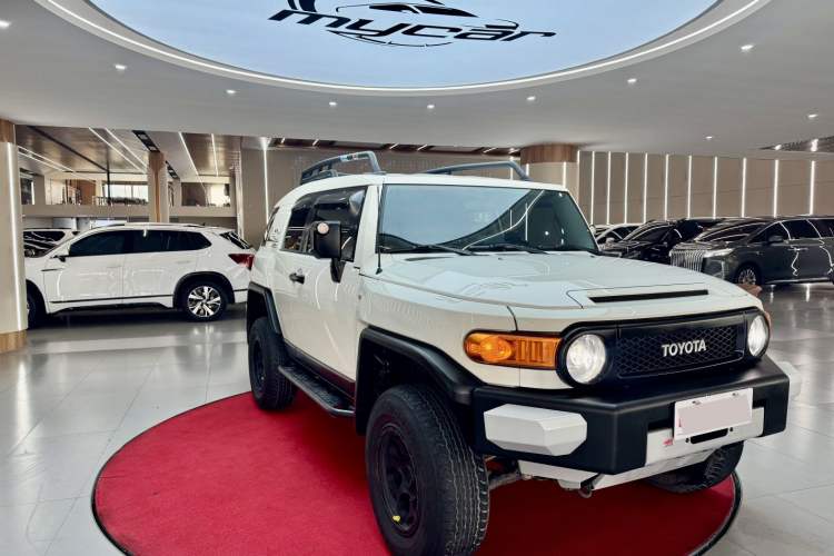 Used Toyota FJ Cruiser 2018 4.0 Automatic Middle East Exterior 3
