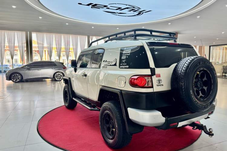 Used Toyota FJ Cruiser 2018 4.0 Automatic Middle East Exterior 6