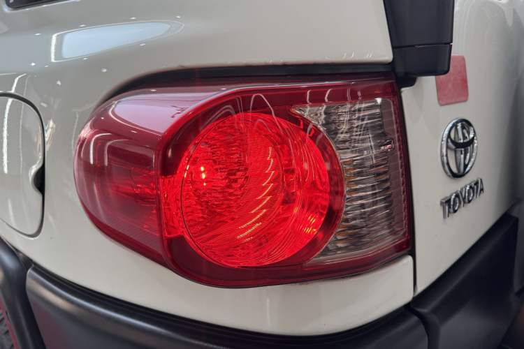 Used Toyota FJ Cruiser 2018 4.0 Automatic Middle East Exterior 9
