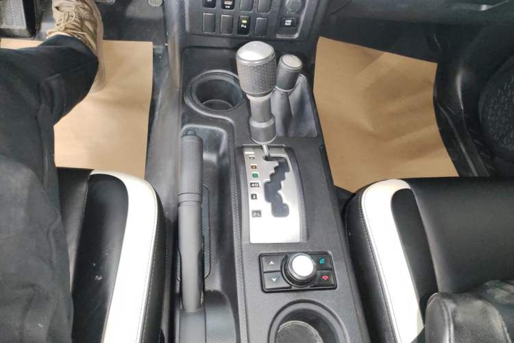 Used Toyota FJ Cruiser 2018 4.0 Automatic Middle East Gear Lever