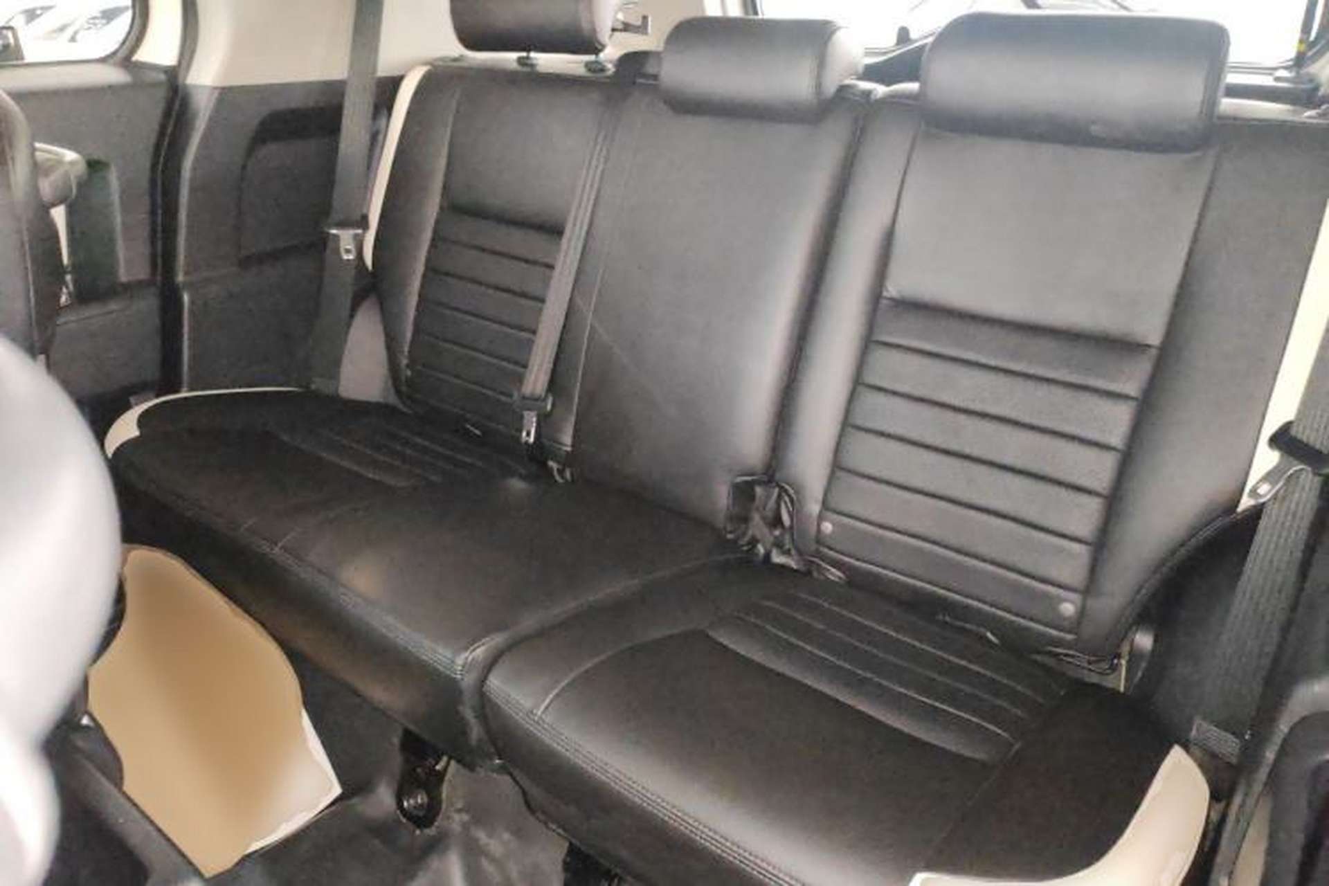Used Toyota FJ Cruiser 2018 4.0 Automatic Middle East Interior 4