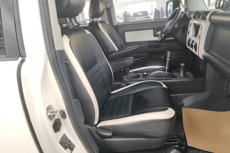 Used Toyota FJ Cruiser 2018 4.0 Automatic Middle East Right Front Seat