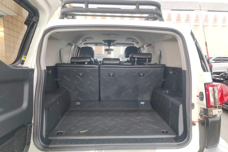 Used Toyota FJ Cruiser 2018 4.0 Automatic Middle East Trunk
