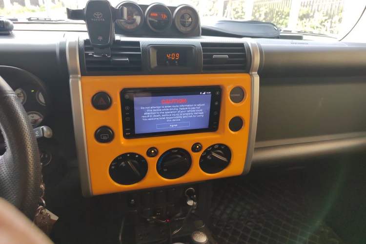 Used Toyota FJ Cruiser  Audio And AC Panel