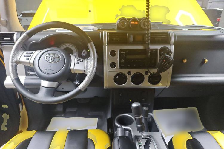 Used Toyota FJ Cruiser 2018 4.0 Automatic Middle East Center Console
