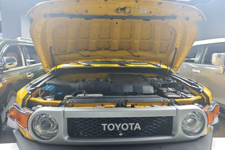 Used Toyota FJ Cruiser 2018 4.0 Automatic Middle East Engine Bay