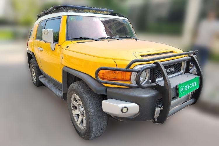 Used Toyota FJ Cruiser  Front Right 45 Deg