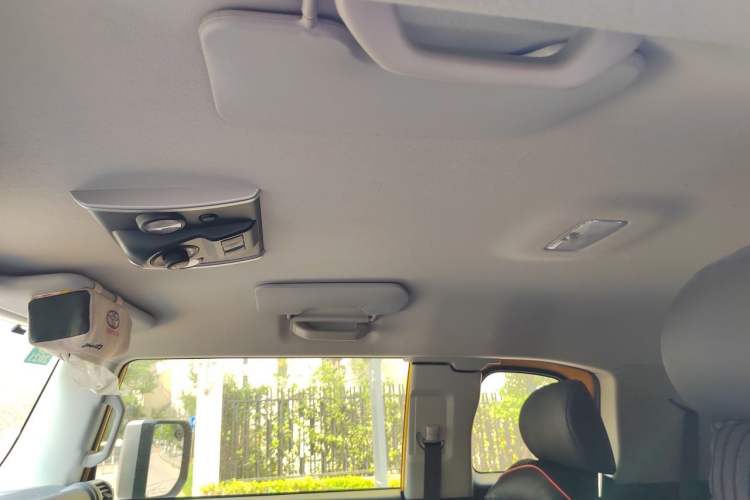 Used Toyota FJ Cruiser  Headliner