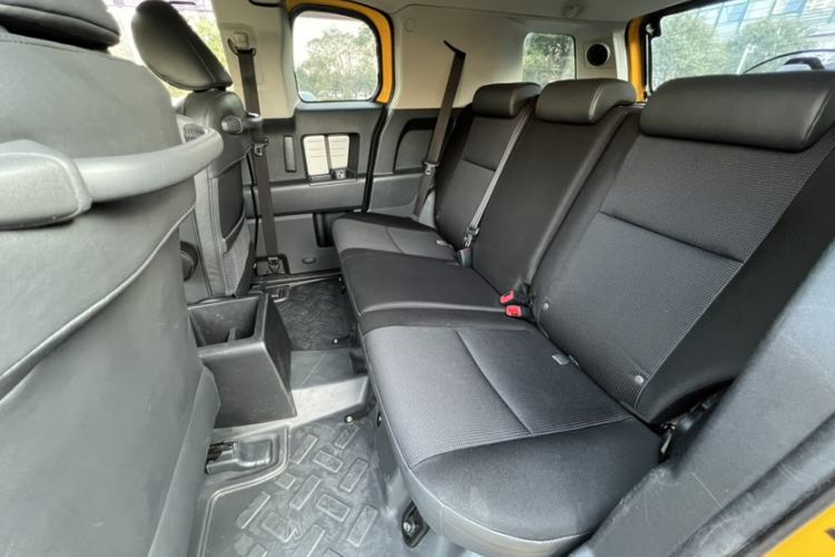 Used Toyota FJ Cruiser 2018 4.0 Automatic Middle East Interior 1