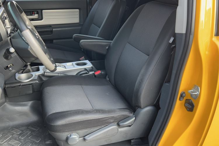 Used Toyota FJ Cruiser 2018 4.0 Automatic Middle East Left Front Seat