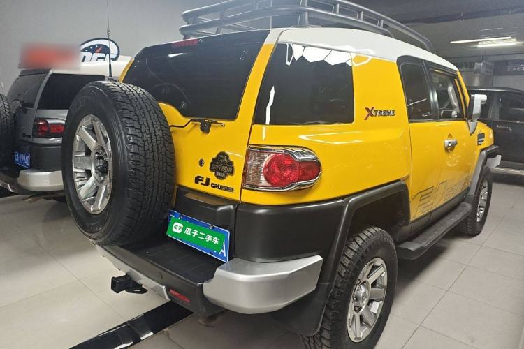 Used Toyota FJ Cruiser 2018 4.0 Automatic Middle East Rear Right 45 Deg