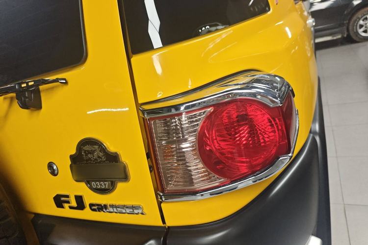 Used Toyota FJ Cruiser 2018 4.0 Automatic Middle East Right Rear Taillight