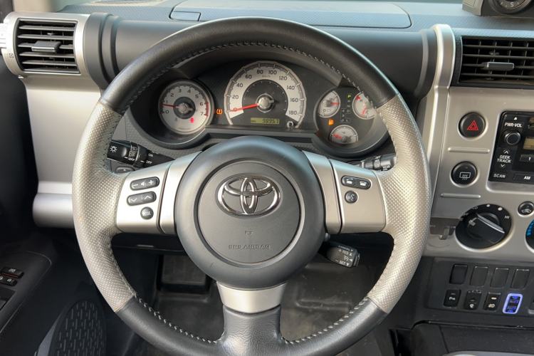 Used Toyota FJ Cruiser 2018 4.0 Automatic Middle East Steering Wheel