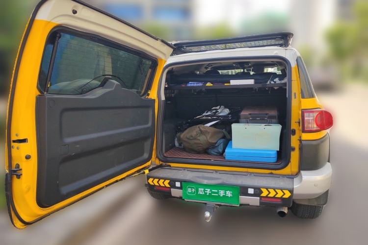 Used Toyota FJ Cruiser  Trunk