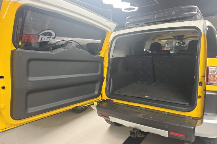 Used Toyota FJ Cruiser 2018 4.0 Automatic Middle East Trunk