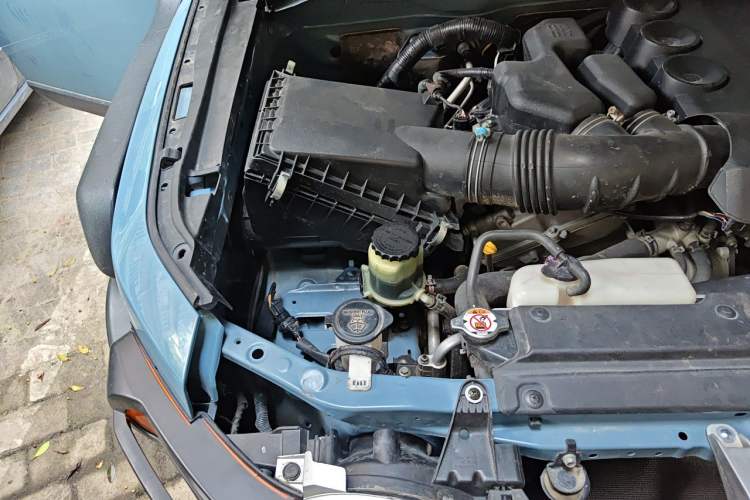 Used Toyota FJ Cruiser  Engine Bay Right