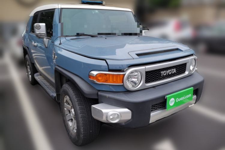 Used Toyota FJ Cruiser 2019 4.0L Middle East Version Front Right 45 Deg