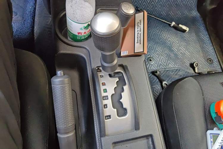 Used Toyota FJ Cruiser  Gear Lever