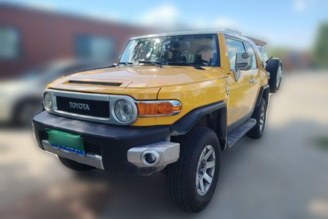 Toyota FJ Cruiser Middle East 4.0L gasoline 5-seater automatic مستعملة