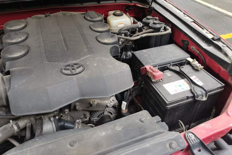 Used Toyota FJ Cruiser 2019 4.0L Middle East Version Engine Bay Left