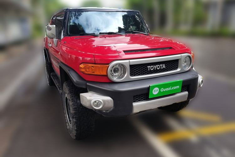 Used Toyota FJ Cruiser 2019 4.0L Middle East Version Front Right 45 Deg
