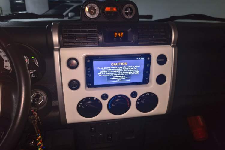 Used Toyota FJ Cruiser  Audio And AC Panel