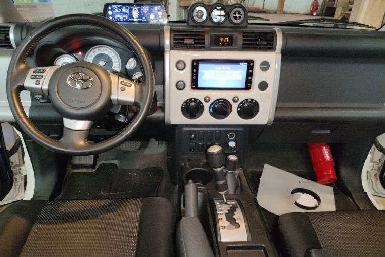 Used Toyota FJ Cruiser 2019 4.0L Middle East Version Center Console