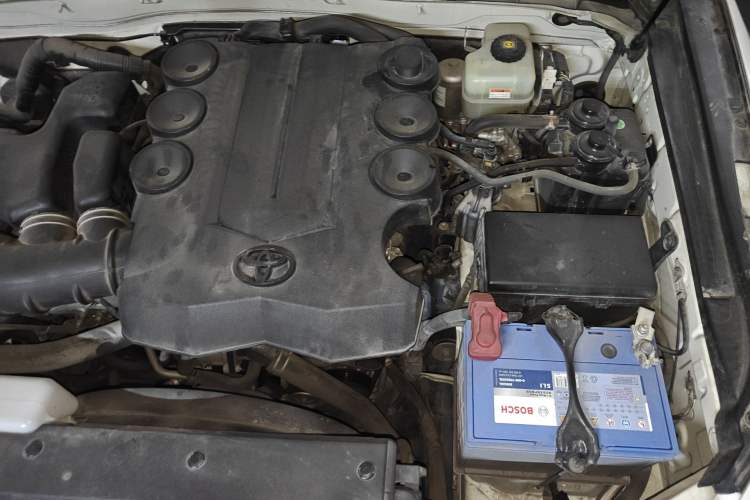 Used Toyota FJ Cruiser 2019 4.0L XTREME Eight-Cylinder Dual Fuel Tanks JBL Middle East Engine Bay Left