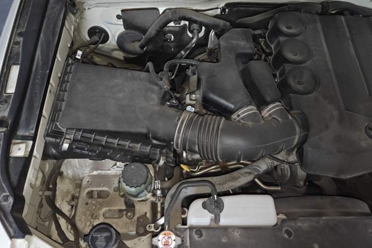 Used Toyota FJ Cruiser 2019 4.0L XTREME Eight-Cylinder Dual Fuel Tanks JBL Middle East Engine Bay Right