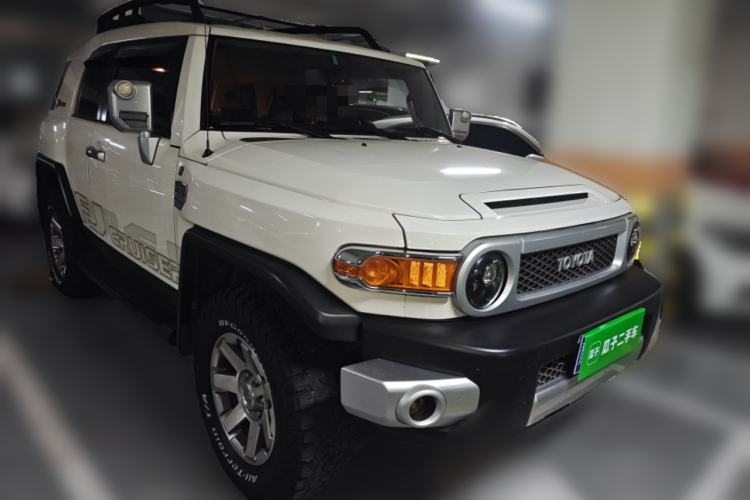 Used Toyota FJ Cruiser 2019 4.0L XTREME Eight-Cylinder Dual Fuel Tanks JBL Middle East Front Right 45 Deg