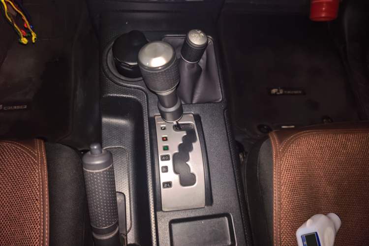 Used Toyota FJ Cruiser  Gear Lever