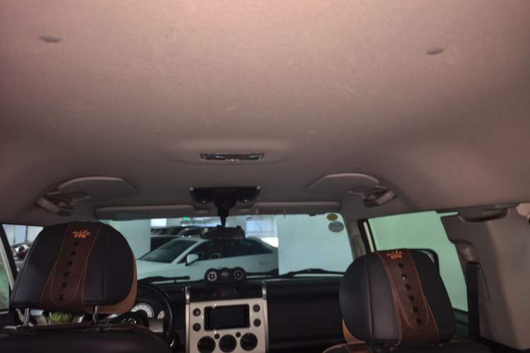 Used Toyota FJ Cruiser  Headliner