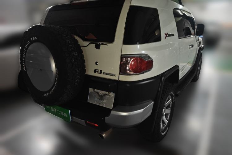 Used Toyota FJ Cruiser 2019 4.0L XTREME Eight-Cylinder Dual Fuel Tanks JBL Middle East Rear Right 45 Deg