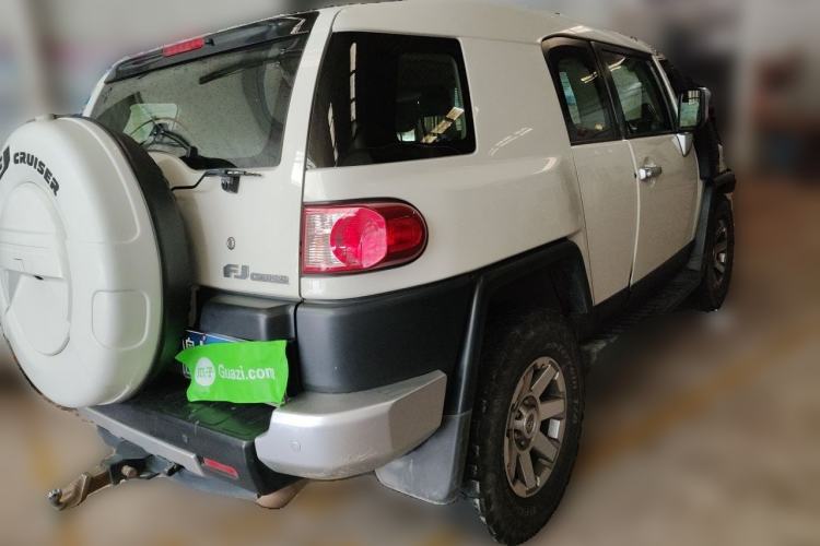 Used Toyota FJ Cruiser 2019 4.0L Middle East Version Rear Right 45 Deg