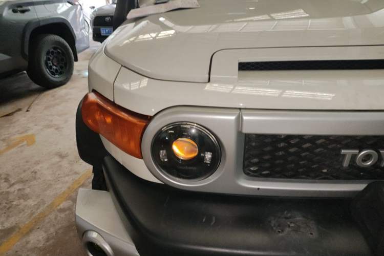 Used Toyota FJ Cruiser 2019 4.0L Middle East Version Right Front Headlight