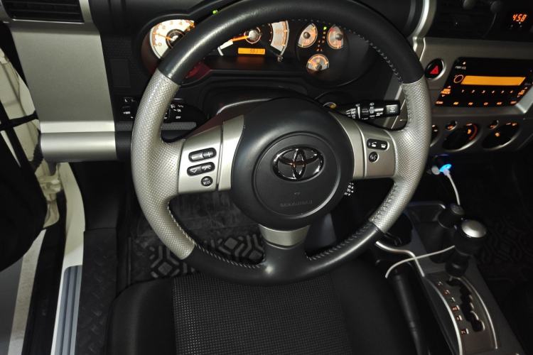 Used Toyota FJ Cruiser 2019 4.0L XTREME Eight-Cylinder Dual Fuel Tanks JBL Middle East Steering Wheel