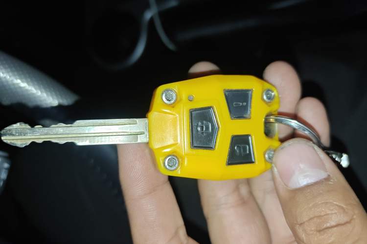 Used Toyota FJ Cruiser 2019 4.0L XTREME Eight-Cylinder Dual Fuel Tanks JBL Middle East Vehicle Key