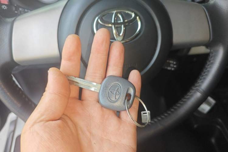 Used Toyota FJ Cruiser  Vehicle Key