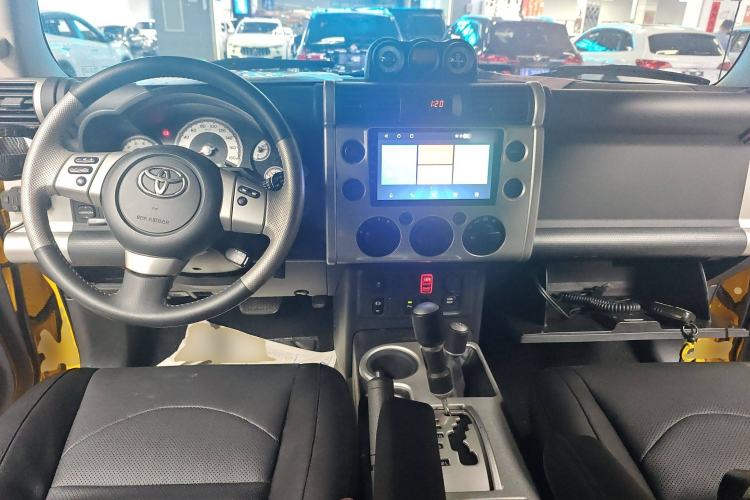 Used Toyota FJ Cruiser 2019 4.0L Middle East Version Center Console