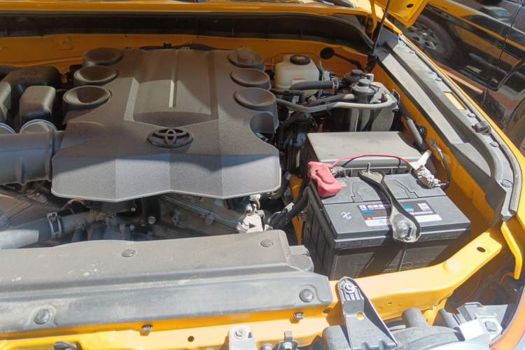 Used Toyota FJ Cruiser  Engine Bay Left