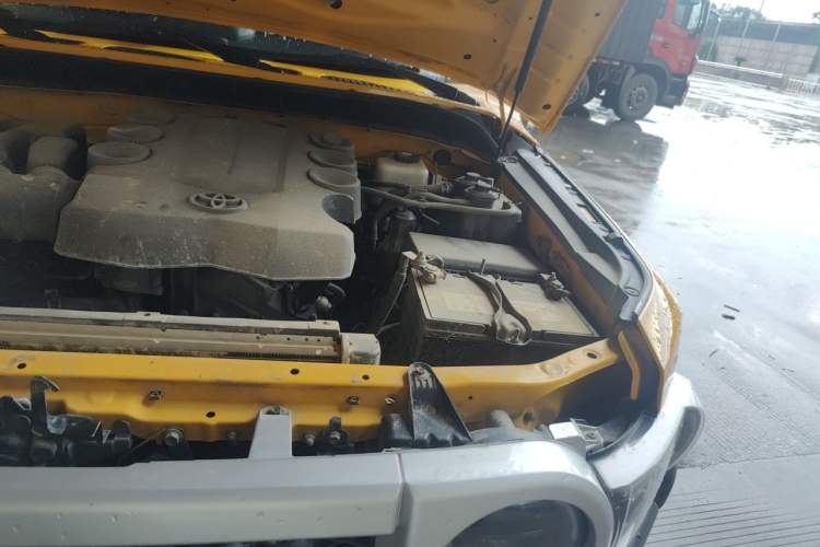 Used Toyota FJ Cruiser  Engine Bay Left
