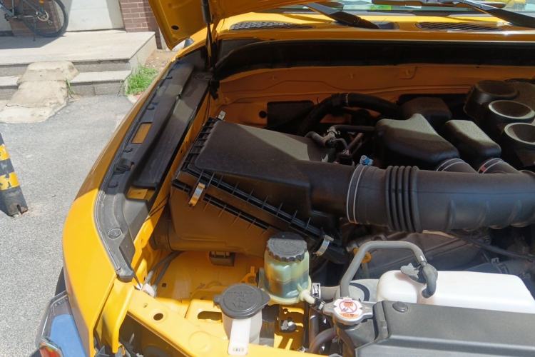 Used Toyota FJ Cruiser  Engine Bay Right