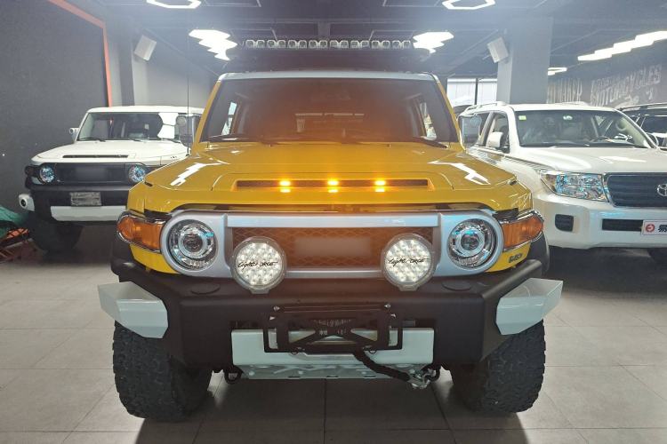 Used Toyota FJ Cruiser 2019 4.0L Middle East Version Front