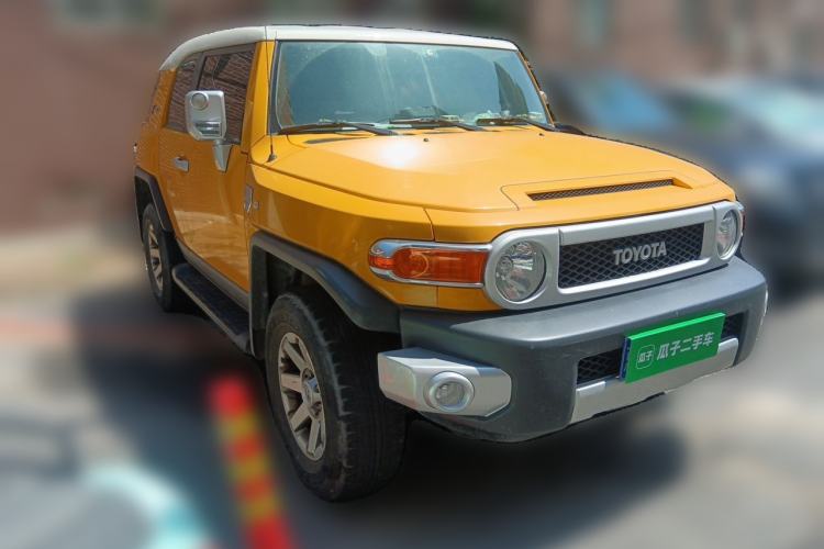 Used Toyota FJ Cruiser  Front Right 45 Deg