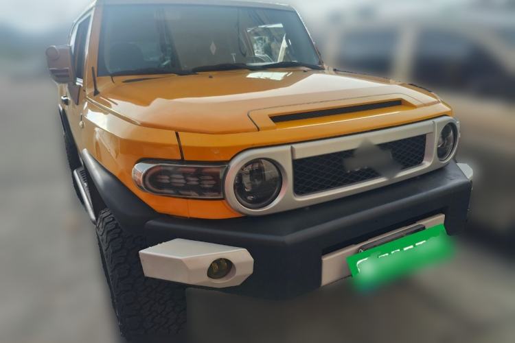 Used Toyota FJ Cruiser  Front Right 45 Deg
