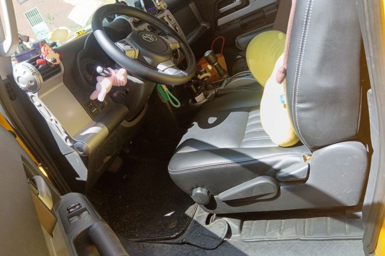 Used Toyota FJ Cruiser  Left Front Seat
